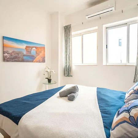 Sea Front 3 Bedroom With Ps5 Apartment