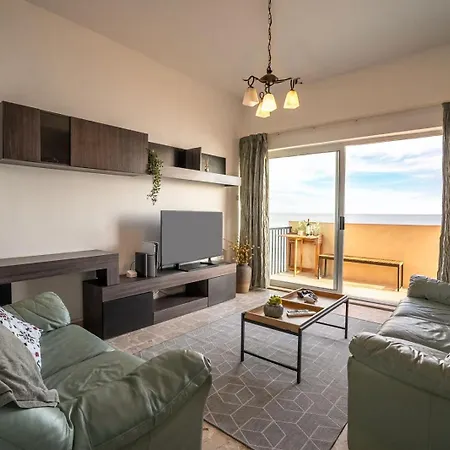 Sea Front 3 Bedroom With Ps5 Sliema