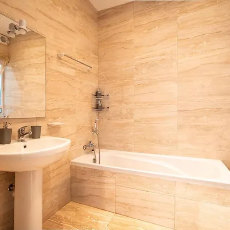 Sea Front 3 Bedroom With Ps5 Apartament